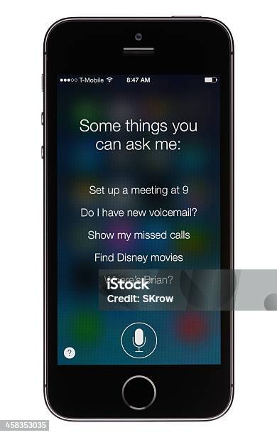 Siri Em Um Apple Iphone 5s - Fotografias de stock e mais imagens de Agenda Eletrónica - Agenda Eletrónica, Aplicação móvel, Apple Computers