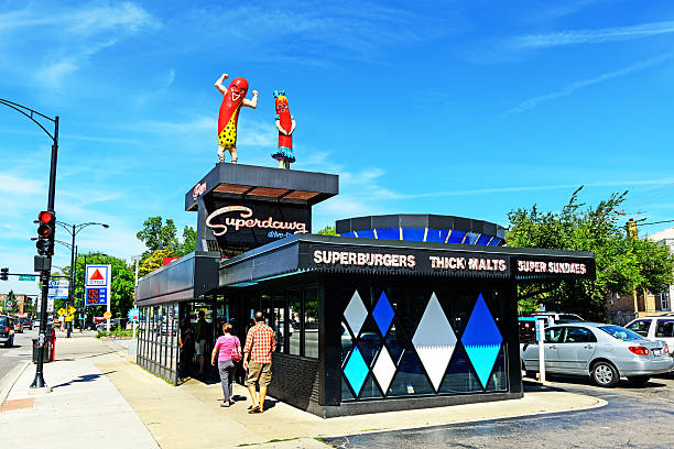 superdawg drive в хот-догов, чикаго - drive in restaurant стоковые фото и изображения