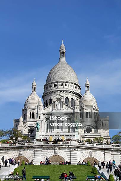 Basílica Do Sacre Coeur Paris - Fotografias de stock e mais imagens de Ao Ar Livre - Ao Ar Livre, Arquitetura, Azul