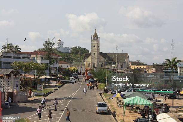 Cape Coast Chiesa In Ghana Lafrica Occidentale - Fotografie stock e altre immagini di Africa - Africa, Africa occidentale, Ambientazione esterna