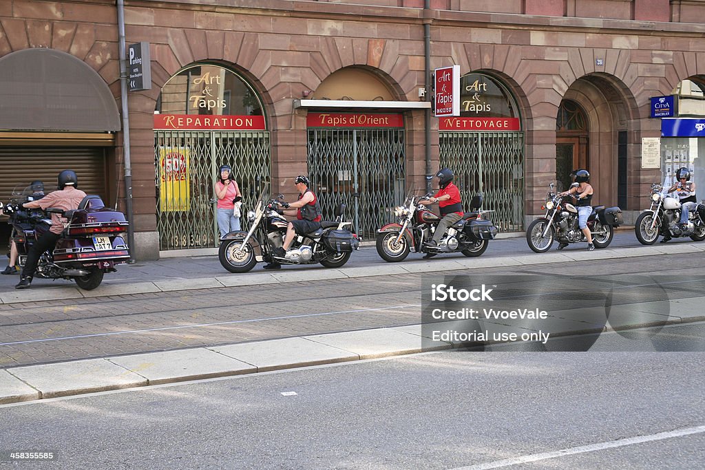 Ciclistas introduzir no hotel Garagem - Royalty-free 40-44 anos Foto de stock