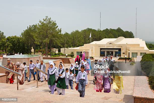 Schoolchildren 유클리드의 모뉴멘트 파키스탄 이슬라마바드 이슬라마바드에 대한 스톡 사진 및 기타 이미지 - 이슬라마바드, 개발 도상국, 건물 외관