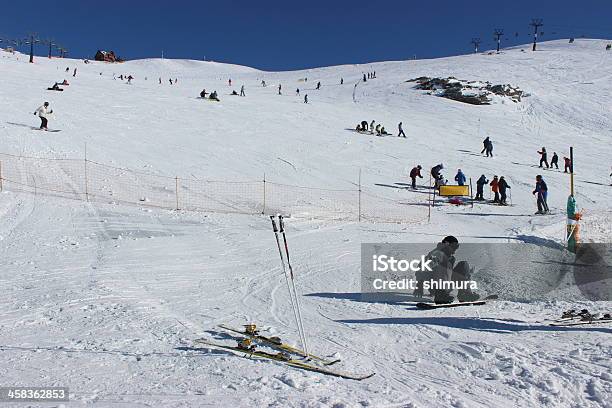 Uomo Di Alzarsi Da Tavola Da Snowboard In Andepatagonia - Fotografie stock e altre immagini di Acqua