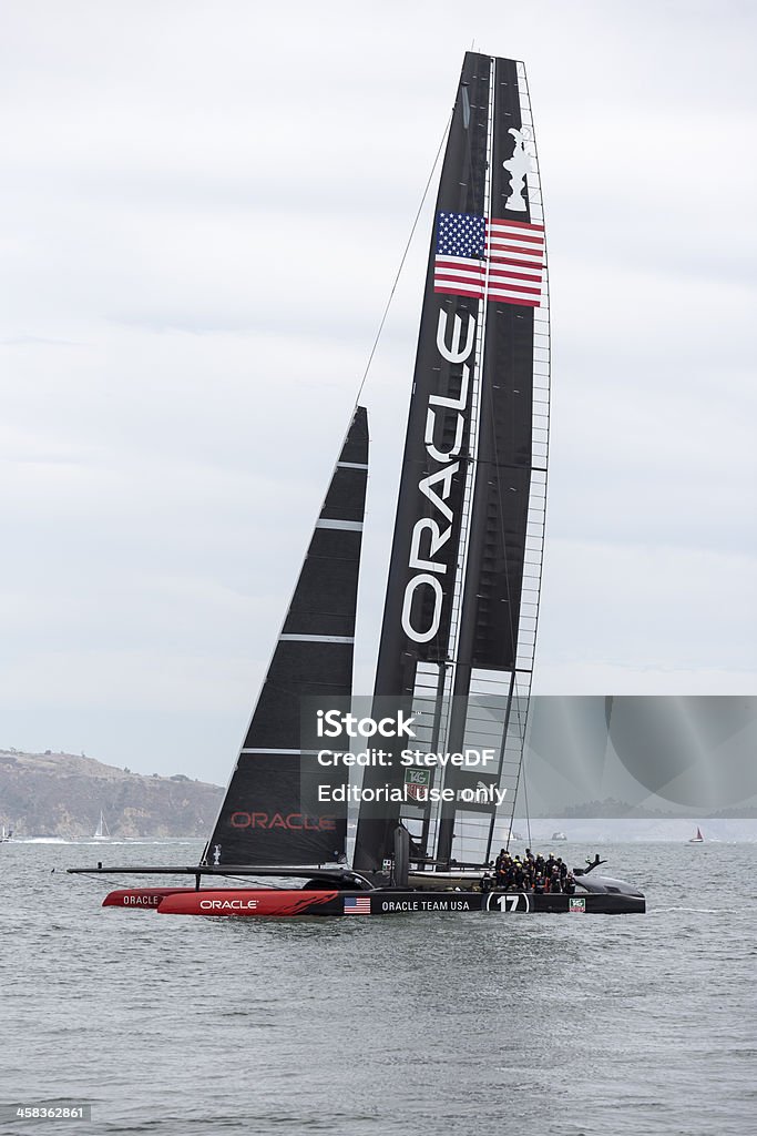 Team Oracle 72 Fuß America's Cup Katamaran-out-training - Lizenzfrei Modern Stock-Foto