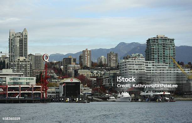 Mar Del Norte De Vancouver En Burrand Entrada Canadá En Otoño Foto de stock y más banco de imágenes de Canadá