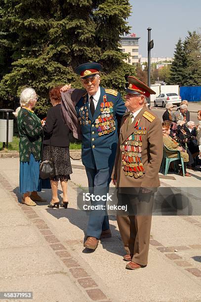 Los Veteranos De La Ii Guerra Mundial Foto de stock y más banco de imágenes de Adulto - Adulto, Antigua Unión Soviética, Día de la victoria