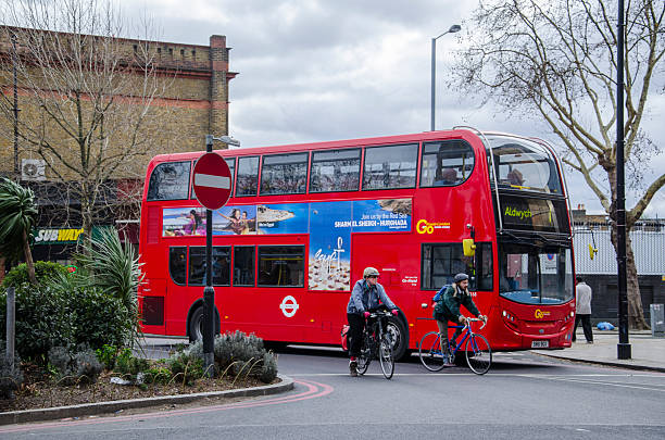 londoner 버스 - driver bus public transportation reflection 뉴스 사진 이미지