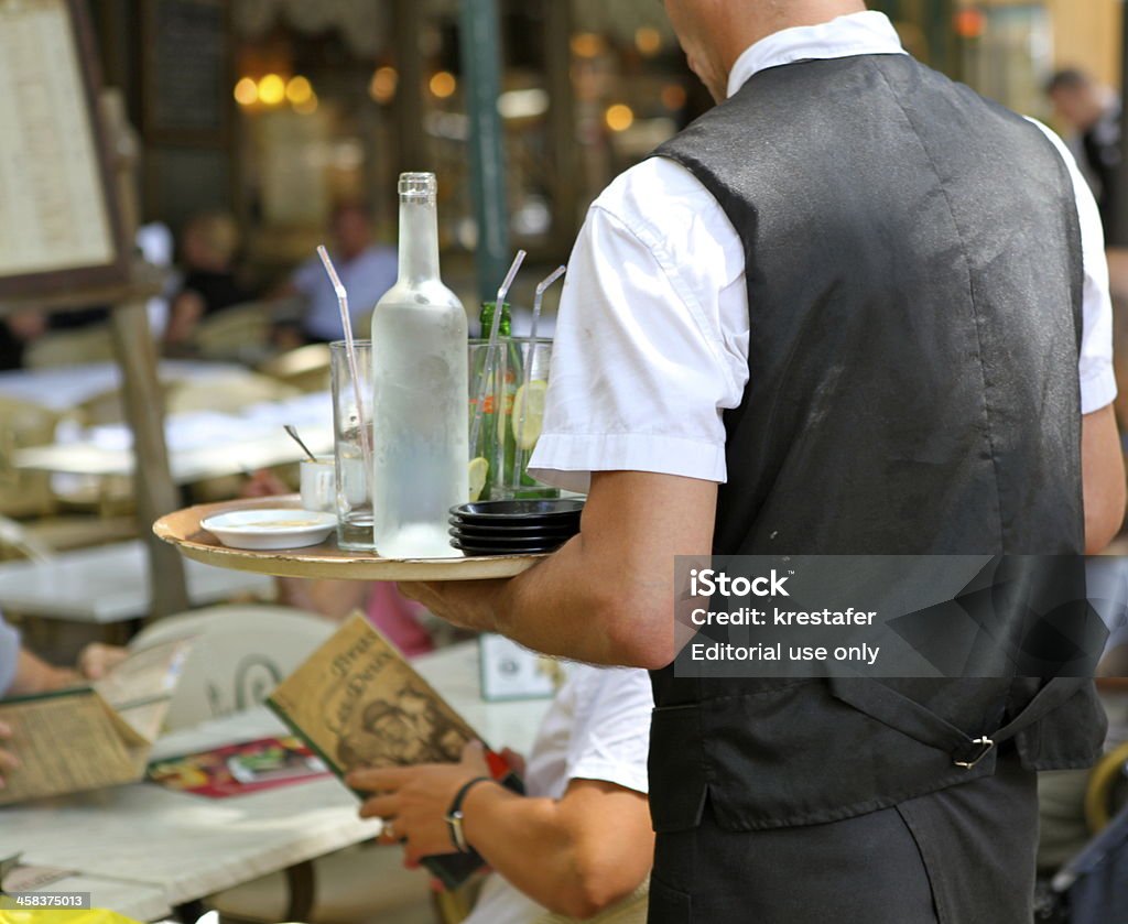 French serveur service à café - Photo de Culture française libre de droits
