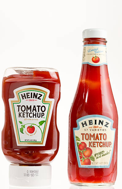 heinz 토마토케첩 - ketchup brand name isolated on white isolated 뉴스 사진 이미지