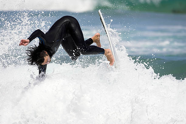 Skimboard Surfista limpa - fotografia de stock