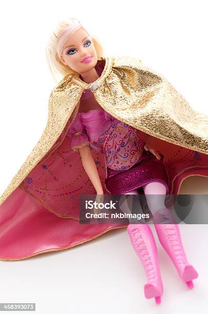Barbie 服装として三銃士 - おもちゃのストックフォトや画像を多数ご用意 - おもちゃ, エディトリアル, カットアウト