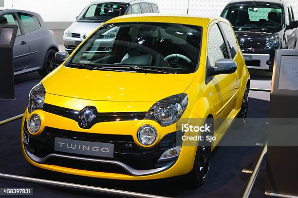 Renault Twingo Rs — стоковые фотографии и другие картинки Renault - Renault, Renault Twingo, Авто-шоу