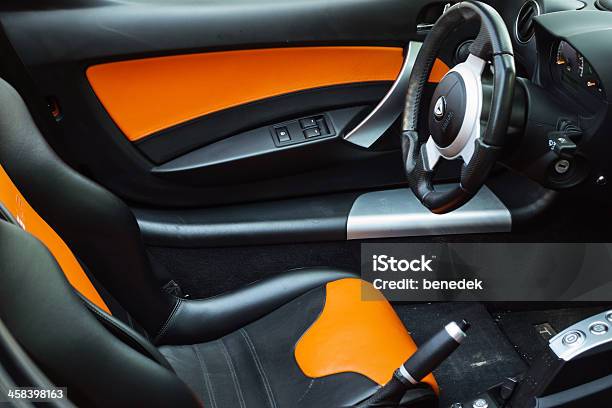 Interior De Um Carro Desportivo Tesla Roadster Eléctricos - Fotografias de stock e mais imagens de 2010