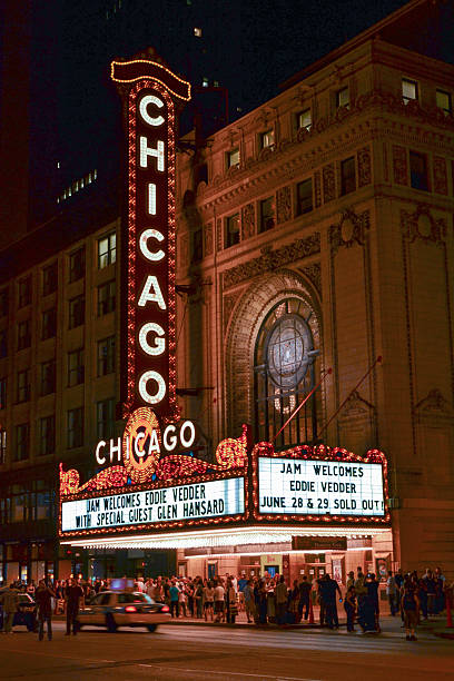 chicago theater - chicago at night - fotografias e filmes do acervo