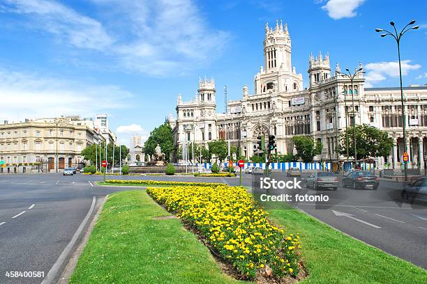 Площадь Сибелес В Мадриде — стоковые фотографии и другие картинки Madrid Main Post Office - Madrid Main Post Office, Автомобиль, Архитектура