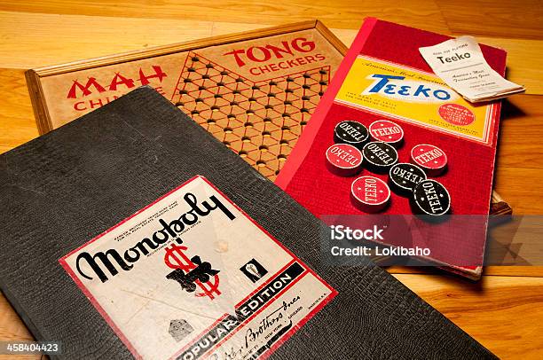 Vintage Brettspiele Wie Monopol Teeko And Chinese Checkers Stockfoto und mehr Bilder von Altertümlich
