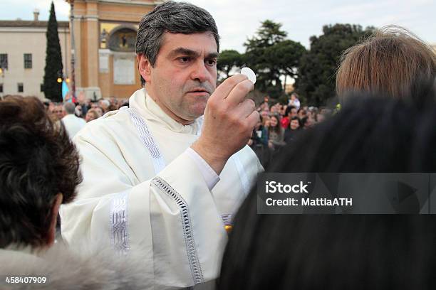 Причастие В Урегулировании Папа Франциск St John Рим — стоковые фотографии и другие картинки Италия