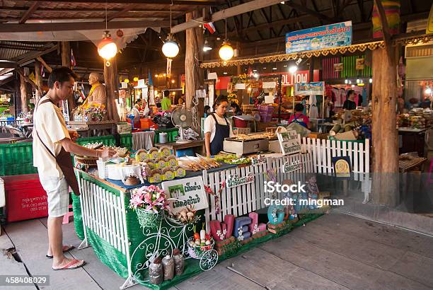 Photo libre de droit de Ayothaya Marché Flottant Thaïlande banque d'images et plus d'images libres de droit de Adulte - Adulte, Agriculteur, Agricultrice