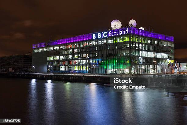 Bbc Scotland Studios A Notte - Fotografie stock e altre immagini di Scozia - Scozia, Ambientazione esterna, Architettura