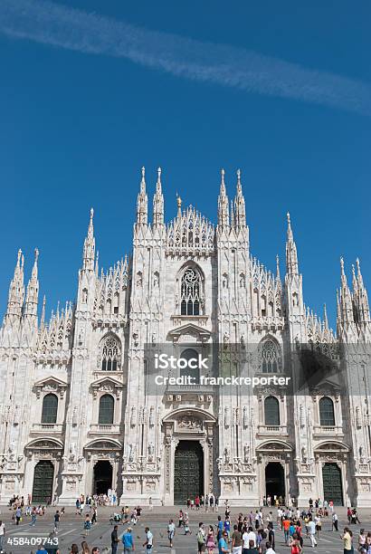 Milano Duome Turistiche - Fotografie stock e altre immagini di Antico - Condizione - Antico - Condizione, Arrangiare, Basilica