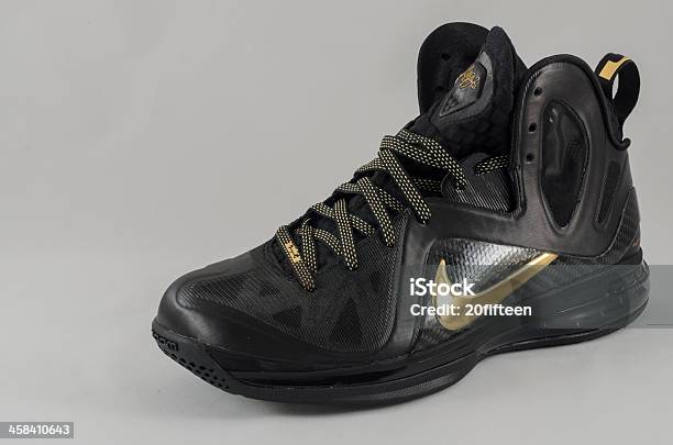 Nike Леброн 9 Elite Black Metallic Gold — стоковые фотографии и другие картинки Nike - Designer Label - Nike - Designer Label, Обувь, Баскетбол