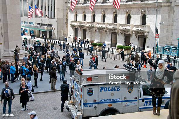 Nypd Esu Ejecutivo El Vehículo El Federal Hall De Wall Street Ciudad De Nueva York Foto de stock y más banco de imágenes de Equipo SWAT