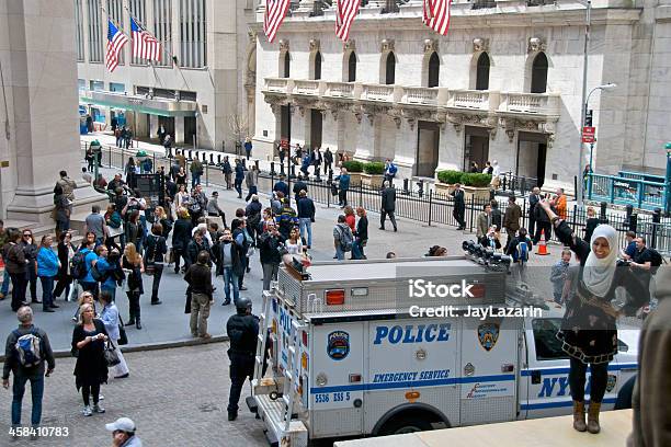 Nypd Esu Officer Vehicle Federal Hall Wall Street Nyc Stock Photo - Download Image Now