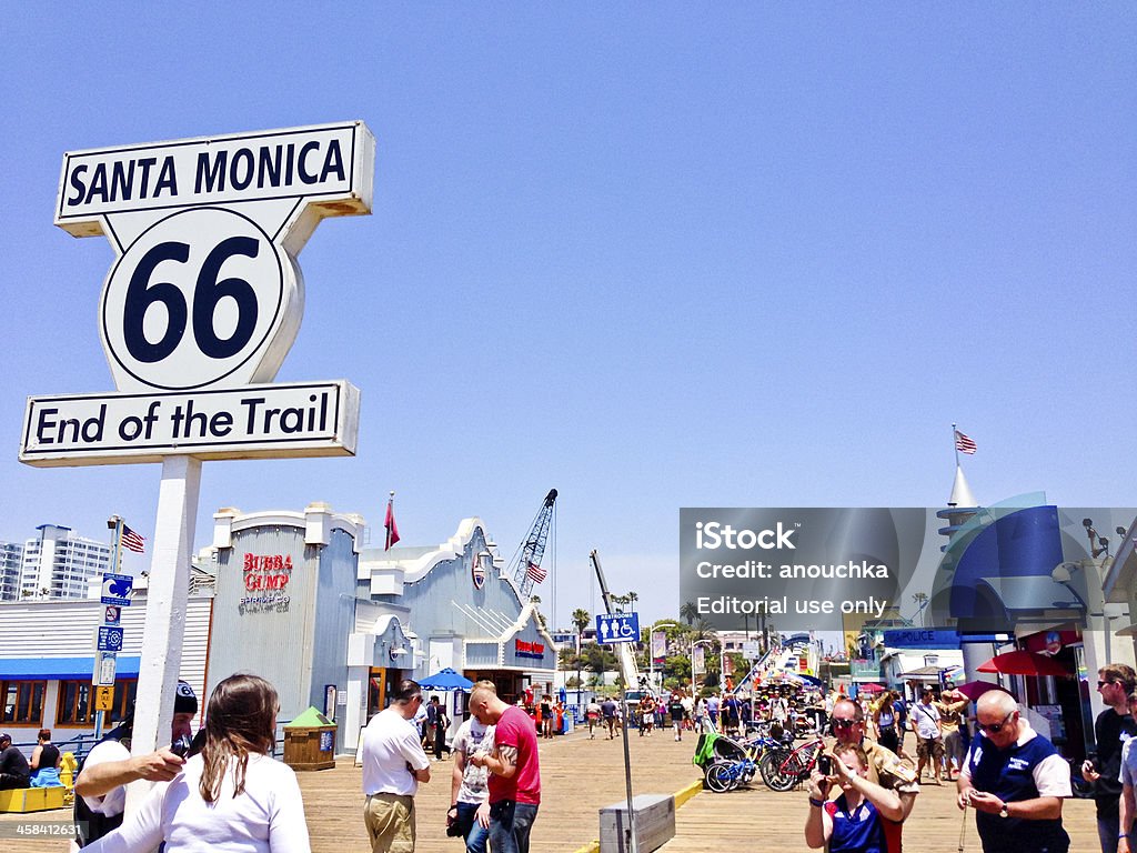 Koniec Route 66 na molo w Santa Monica - Zbiór zdjęć royalty-free (Edytorski)