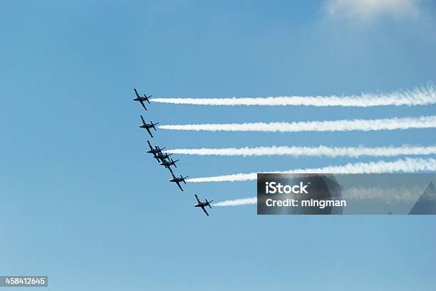브라이틀링 제트 팀 알무데나 하늘 아래 Airshow에 대한 스톡 사진 및 기타 이미지 - Airshow, Breitling, F-16 파이팅 팰콘