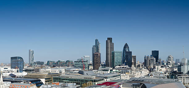 panorama de distrito financeiro de londres - crane skyline uk tower of london imagens e fotografias de stock