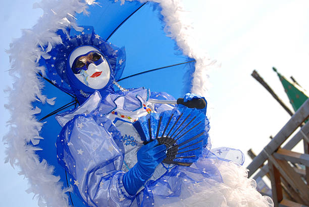 венецианский карнавал 2009 - venice italy editorial mardi gras performer стоковые фото и изображения