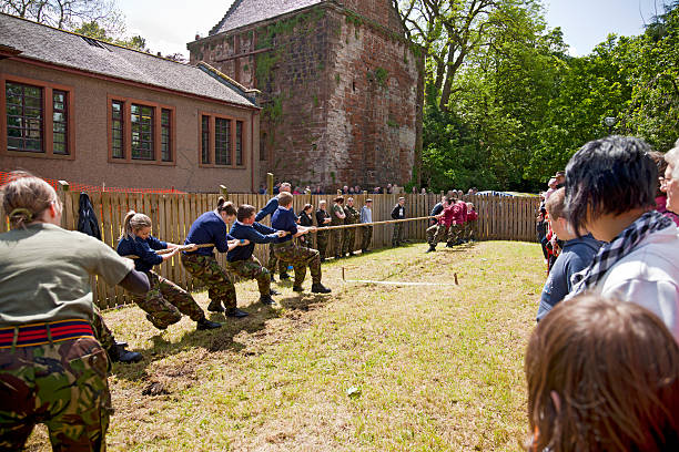 アーミー cadets ：タグ戦争の戦場チーム mauchline 聖フェア - tug o war ストックフォトと画像