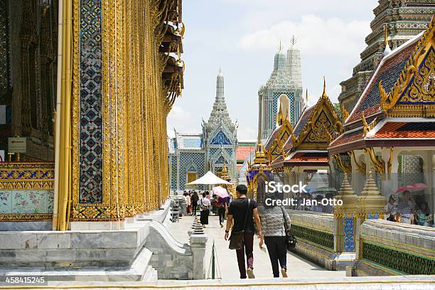 Tempio Del Gran Palazzo Di Bangkok - Fotografie stock e altre immagini di Antico - Condizione - Antico - Condizione, Architettura, Arte