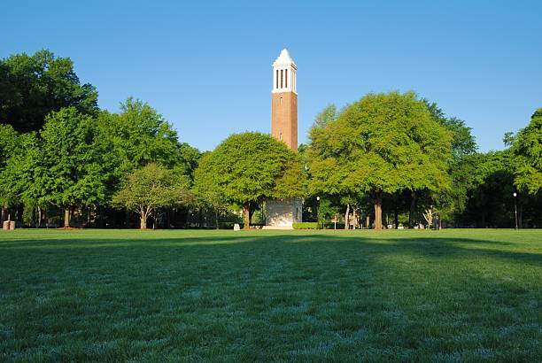 denny chimes de l'université de l'alabama pour une chambre pour quatre - university of alabama at tuscaloosa photos et images de collection