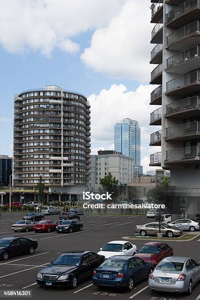 Foto de Centro Da Cidade e mais fotos de stock de Apartamento - Apartamento, Carro, Dia