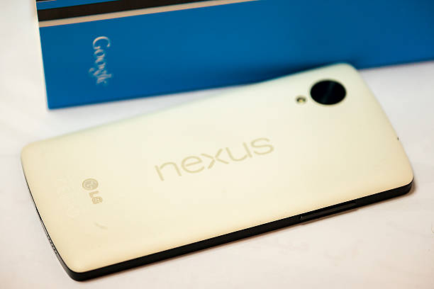 nexus 5 смарт-телефон - google nexus стоковые фото и изображения