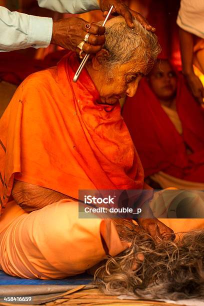 Donna Prete Inizio - Fotografie stock e altre immagini di Haridwar - Haridwar, 70-79 anni, Adulto