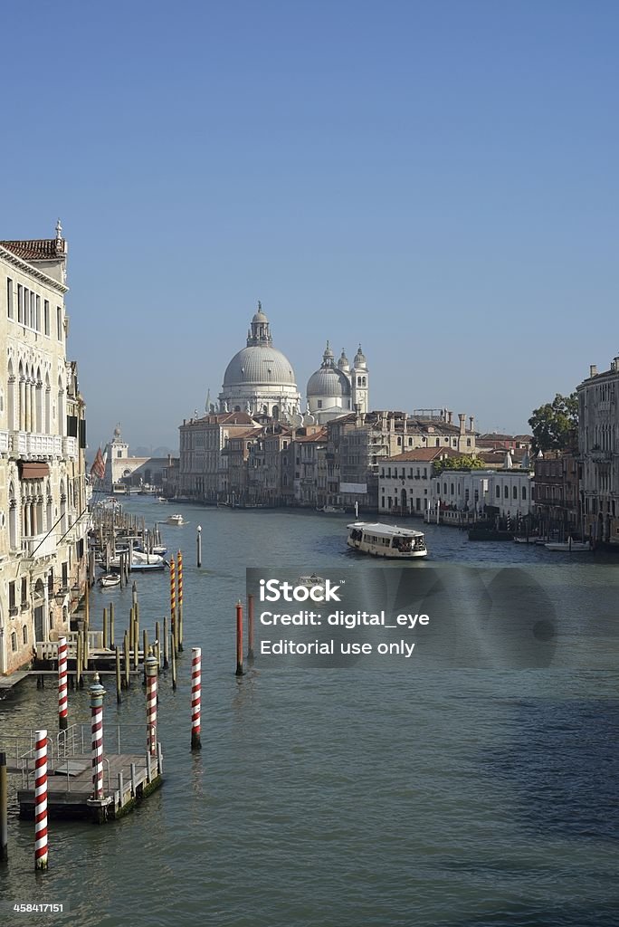 Canal Grande und die Kirche in Venedig - Lizenzfrei Architektur Stock-Foto