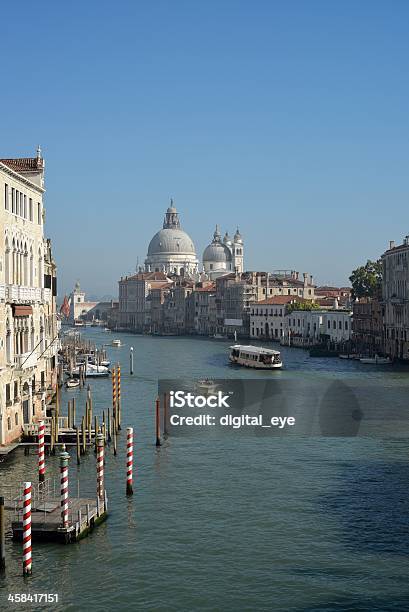 Canal Grande Und Die Kirche In Venedig Stockfoto und mehr Bilder von Architektur - Architektur, Außenaufnahme von Gebäuden, Basilika