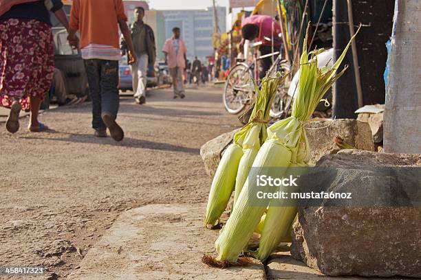 Кукурузный Культур Для Продажи На Улице — стоковые фотографии и другие картинки Аддис-Абеба - Аддис-Абеба, Африканский рог, Горизонтальный