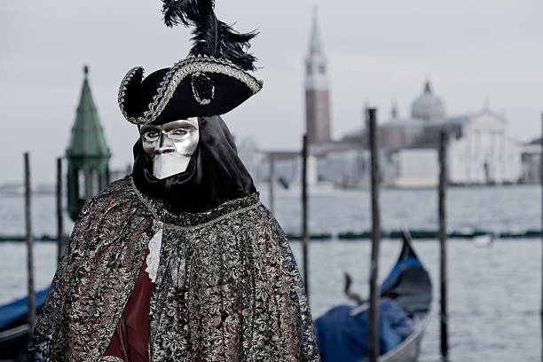 maschera di carnevale di venezia - venice italy flash foto e immagini stock