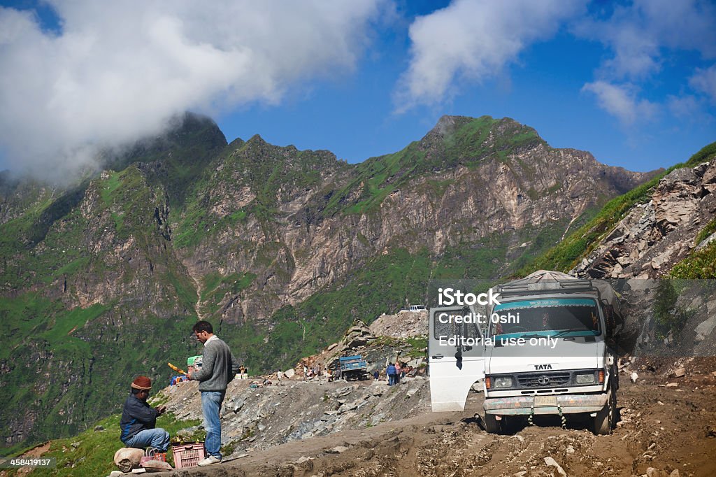 Scène Rohtang traditionnelle sur le col de La montagne - Photo de Restaurant ambulant libre de droits