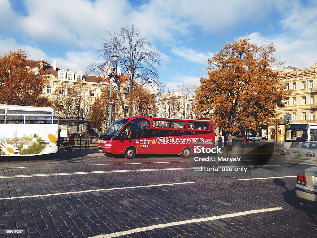 tour della città di Vilnius autobus - Foto stock royalty-free di Ambientazione esterna