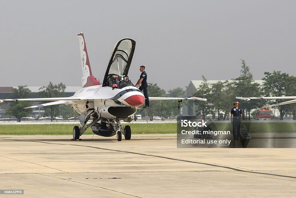 USAF Thunderbirds sich bereit für die Ausziehen - Lizenzfrei Air Force Thunderbirds Stock-Foto