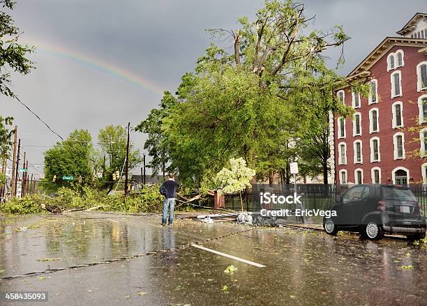 Photo libre de droit de Tornade À Raleigh En Caroline Du Nord banque d'images et plus d'images libres de droit de Caroline du Nord - État américain - Caroline du Nord - État américain, Personne humaine, Tornade