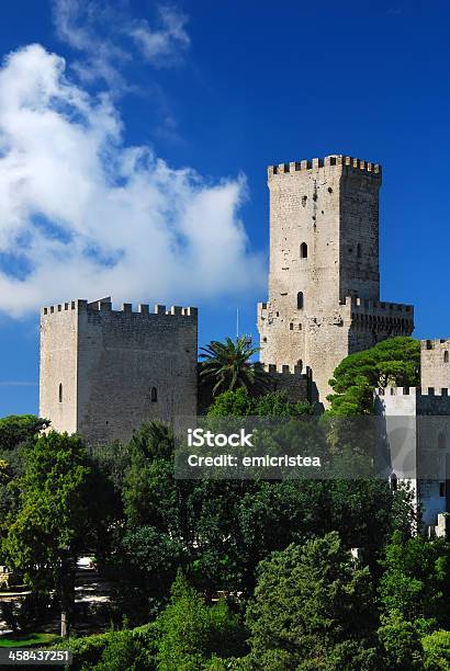 Foto de Balio E O Castelo De Erice Sicília e mais fotos de stock de Antigo - Antigo, Arquitetura, Arruinado
