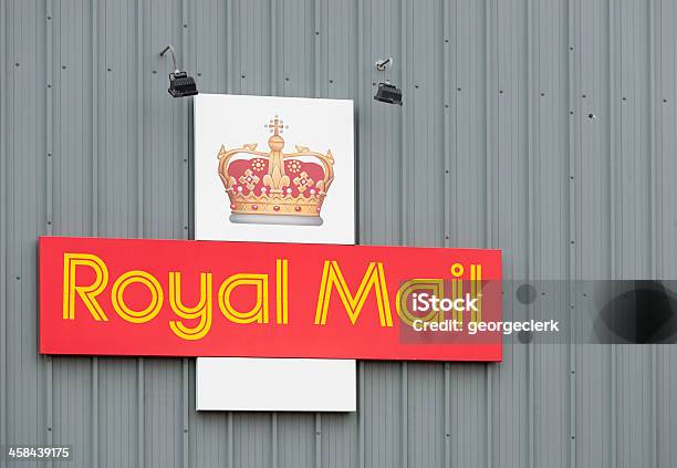 Real Británica Logotipo De Correo Foto de stock y más banco de imágenes de Royal Mail - Royal Mail, Estación - Edificio de transporte, Aire libre