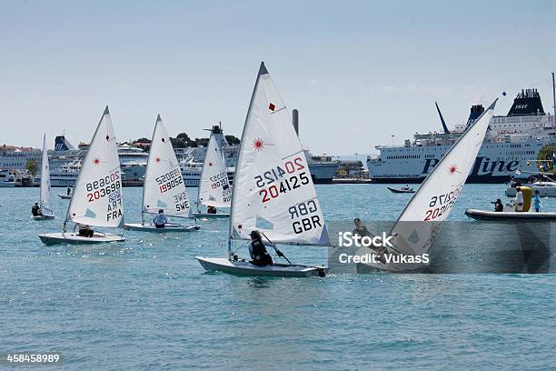 Regata Internacional - Fotografias de stock e mais imagens de Ao Ar Livre - Ao Ar Livre, Atividade, Azul