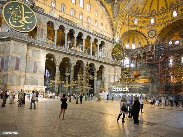 Interior De Santa Sofiaantiga Basílica Bizantino - Fotografias de stock e mais imagens de Amarelo - Amarelo, Antigo, Arcaico