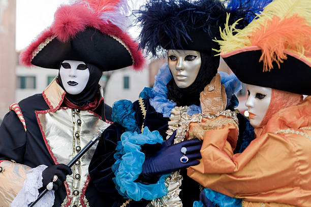 máscara de carnaval de venecia - venice italy flash fotografías e imágenes de stock